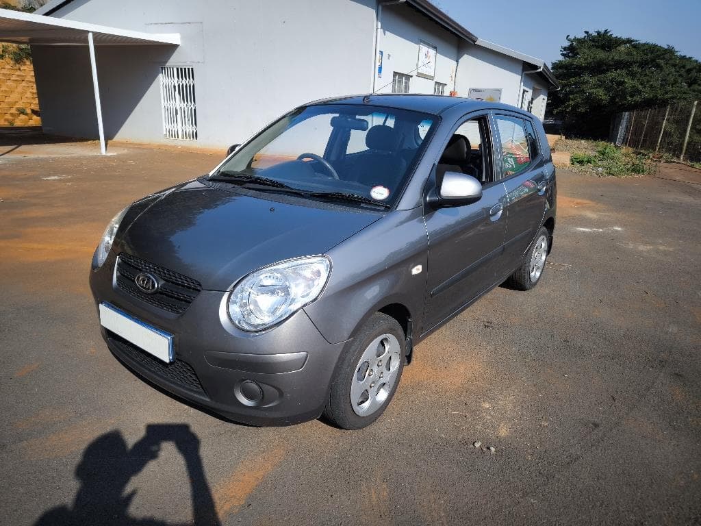 2010 Kia Picanto 1.1 LX in gold