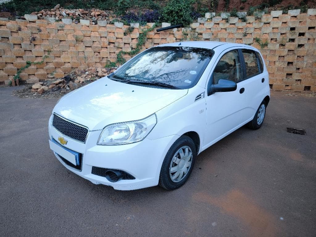 2009 Chevrolet Aveo 1.6 L 5 Door in white