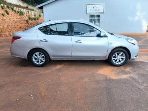 Almera photograph 4