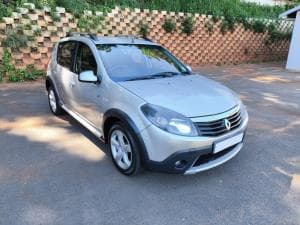 Sandero photograph 3