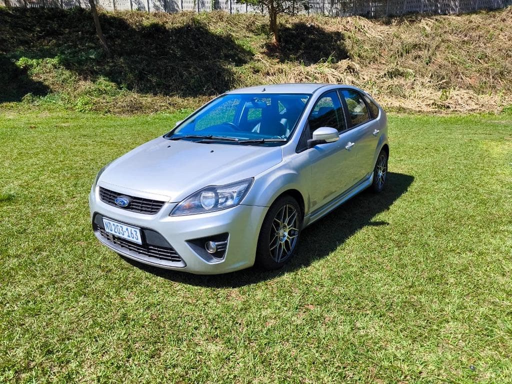 2011 Ford Focus 2.0 TDCi Si 5Dr in silver