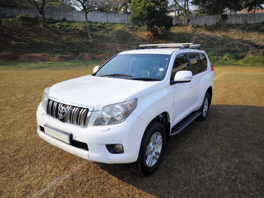 2011 Toyota Land Cruiser Prado VX 4.0 V6 Auto, main photograph