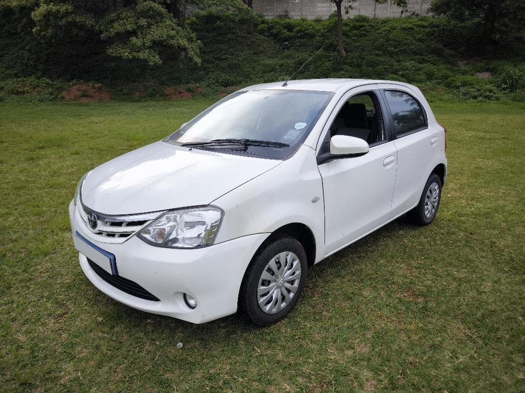2014 Toyota Etios 1.5 Xs 5 Door, main photograph