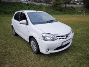 Etios photograph 3