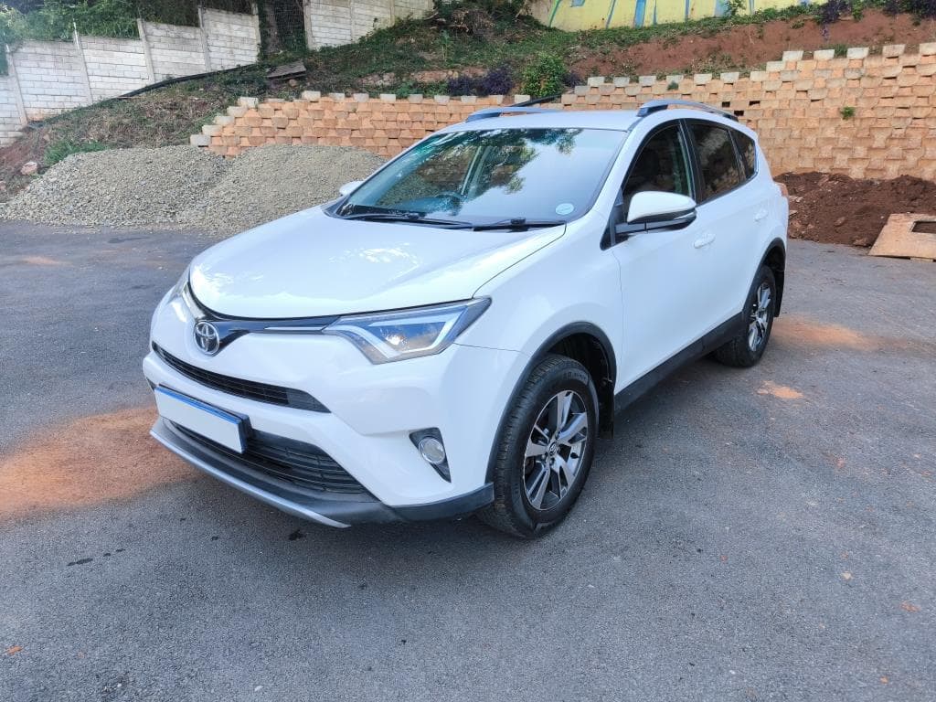 2017 Toyota Rav4 2.0 GX in white
