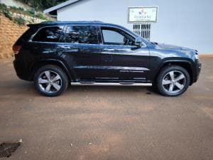 Grand Cherokee photograph 4