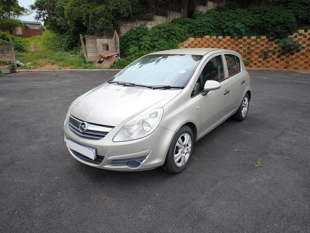2009 Opel Corsa 1.4 Essentia 5 Door in gold
