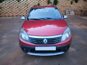 Sandero photograph 2