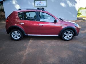 Sandero photograph 4