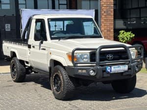 Land Cruiser 79 photograph 2