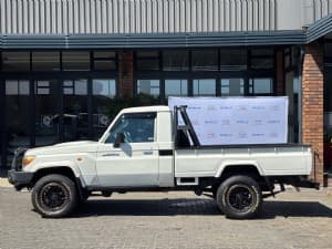 Land Cruiser 79 photograph 4
