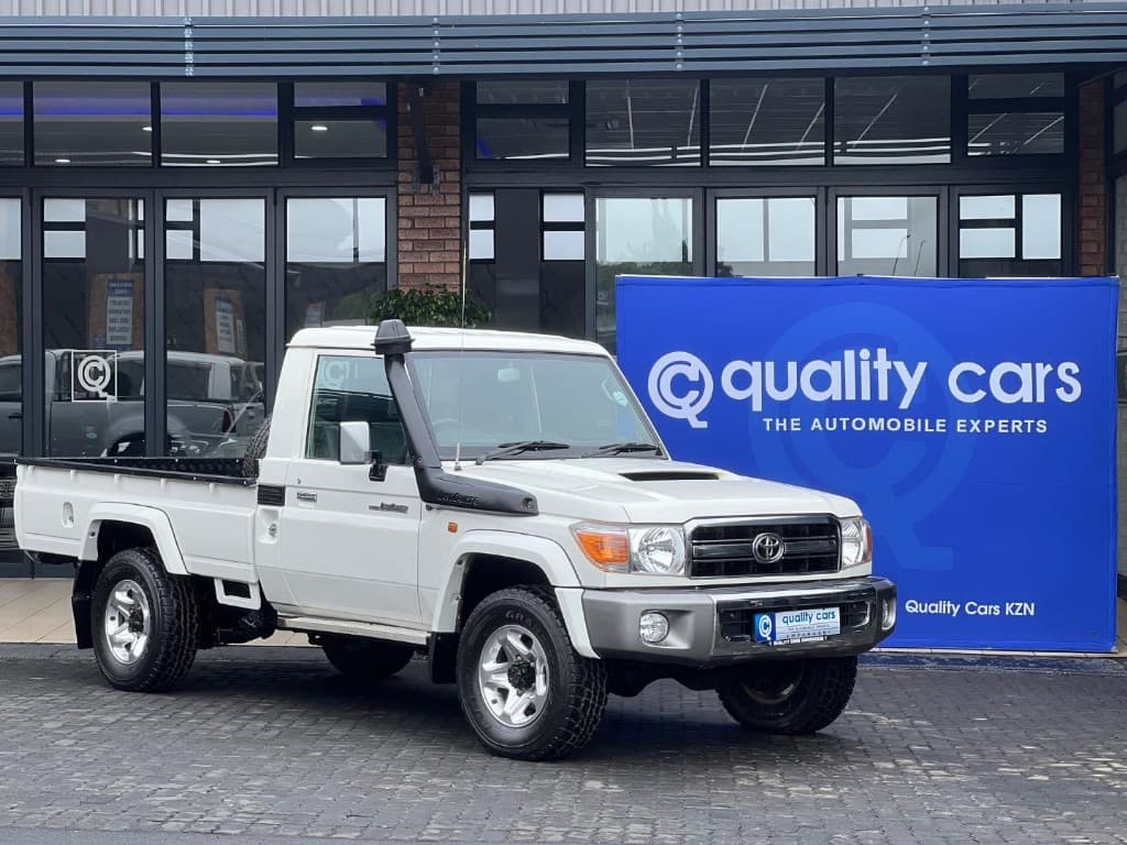 2015 Toyota Land Cruiser 79 4.5D Single Cab in white