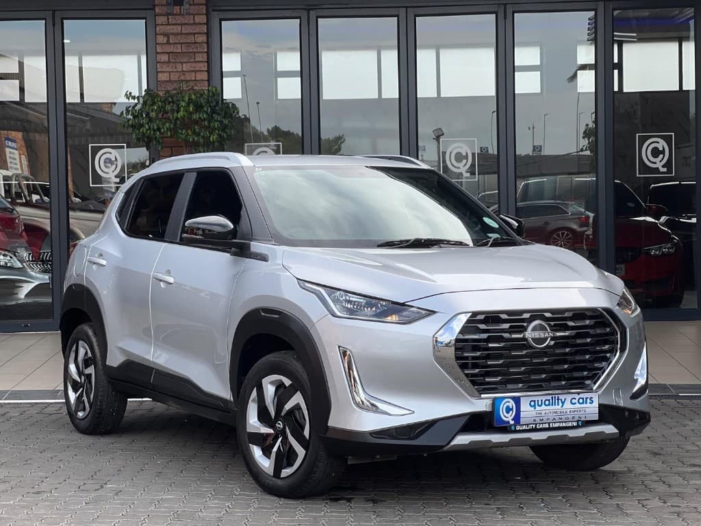 2024 Nissan Magnite 1.0 Visia AMT in silver