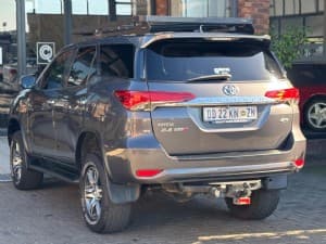 Fortuner photograph 5