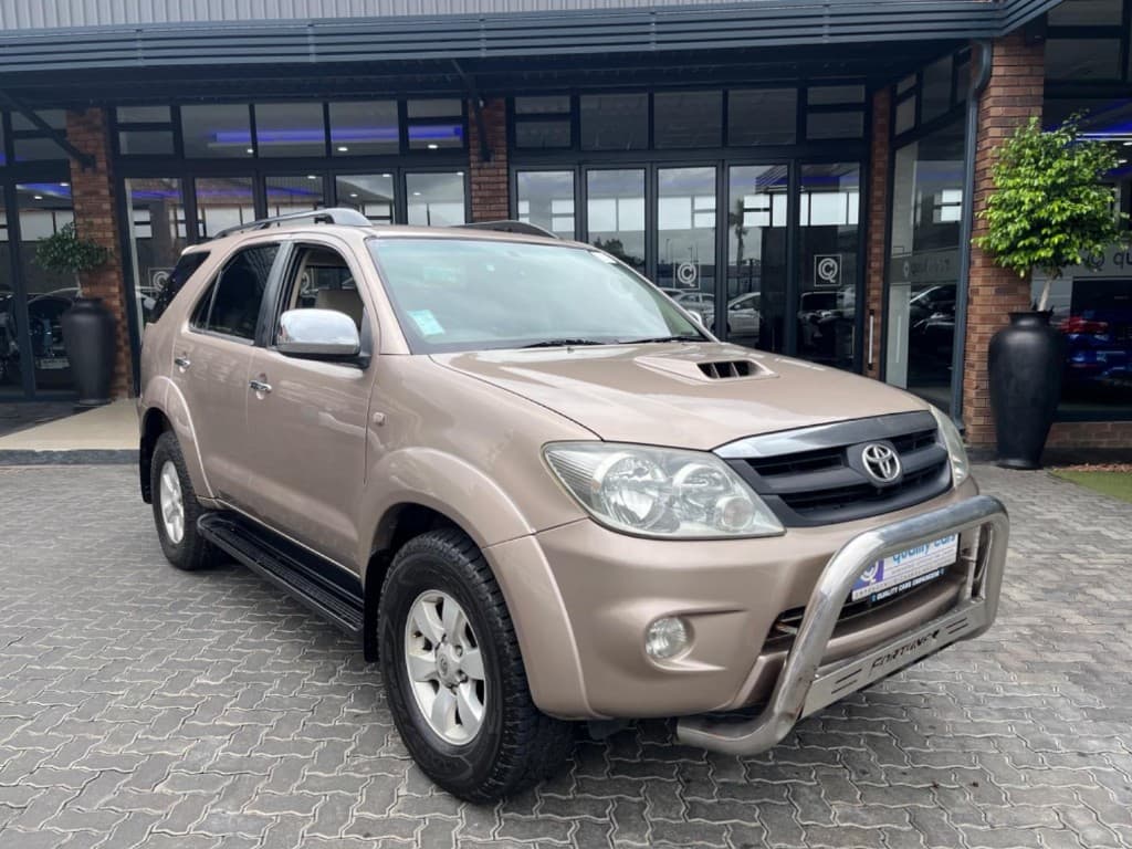 2006 Toyota Fortuner 3.0 D-4D Raised Body in gold