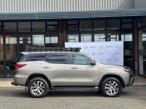 Fortuner photograph 4