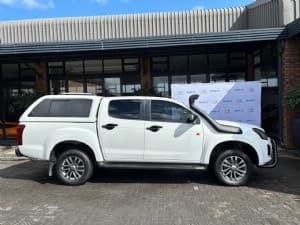 D-Max photograph 4