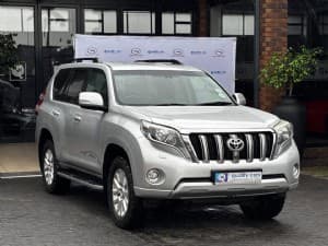 Land Cruiser Prado photograph 3
