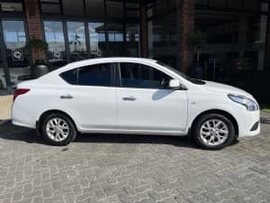 Almera photograph 2