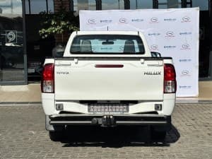 Hilux photograph 5