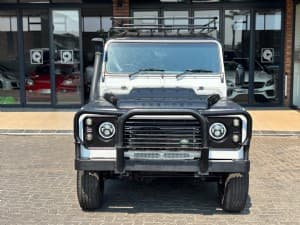 Defender photograph 3