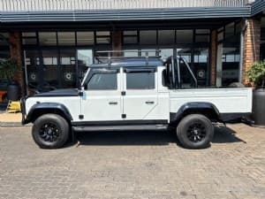 Defender photograph 4