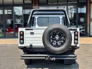 Defender photograph 5