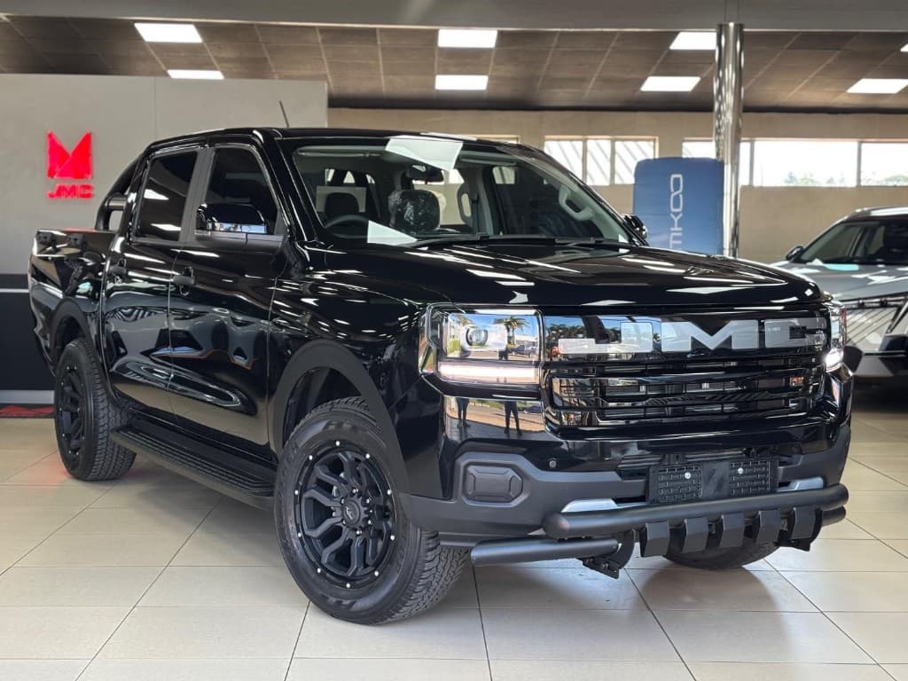 2026 JMC Vigus 2.5TD Auto Double Cab in black