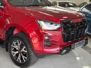 D-Max photograph 3