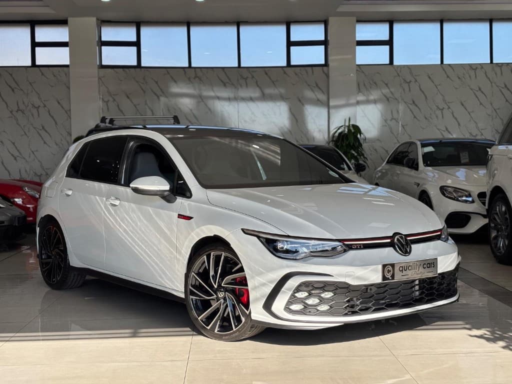 2024 Volkswagen Golf 8 GTi 2.0 TSI DSG, main photograph