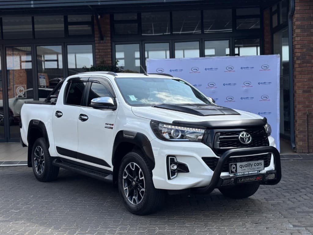 2020 Toyota Hilux 2.8 GD-6 Raider 4x4 Double Cab in white