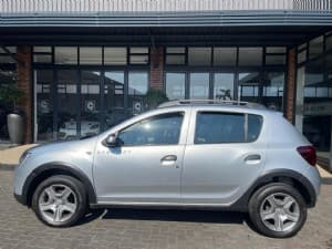 Sandero photograph 4