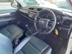 Hilux photograph 5