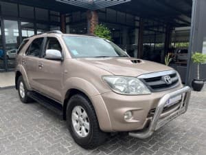 Fortuner photograph 3