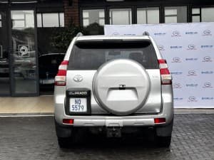 Land Cruiser Prado photograph 4