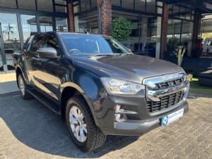 D-Max photograph 3