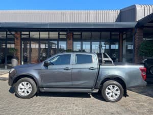 D-Max photograph 4
