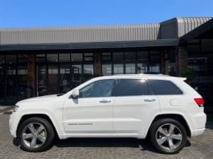 Grand Cherokee photograph 4