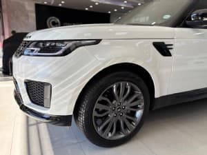Range Rover photograph 5